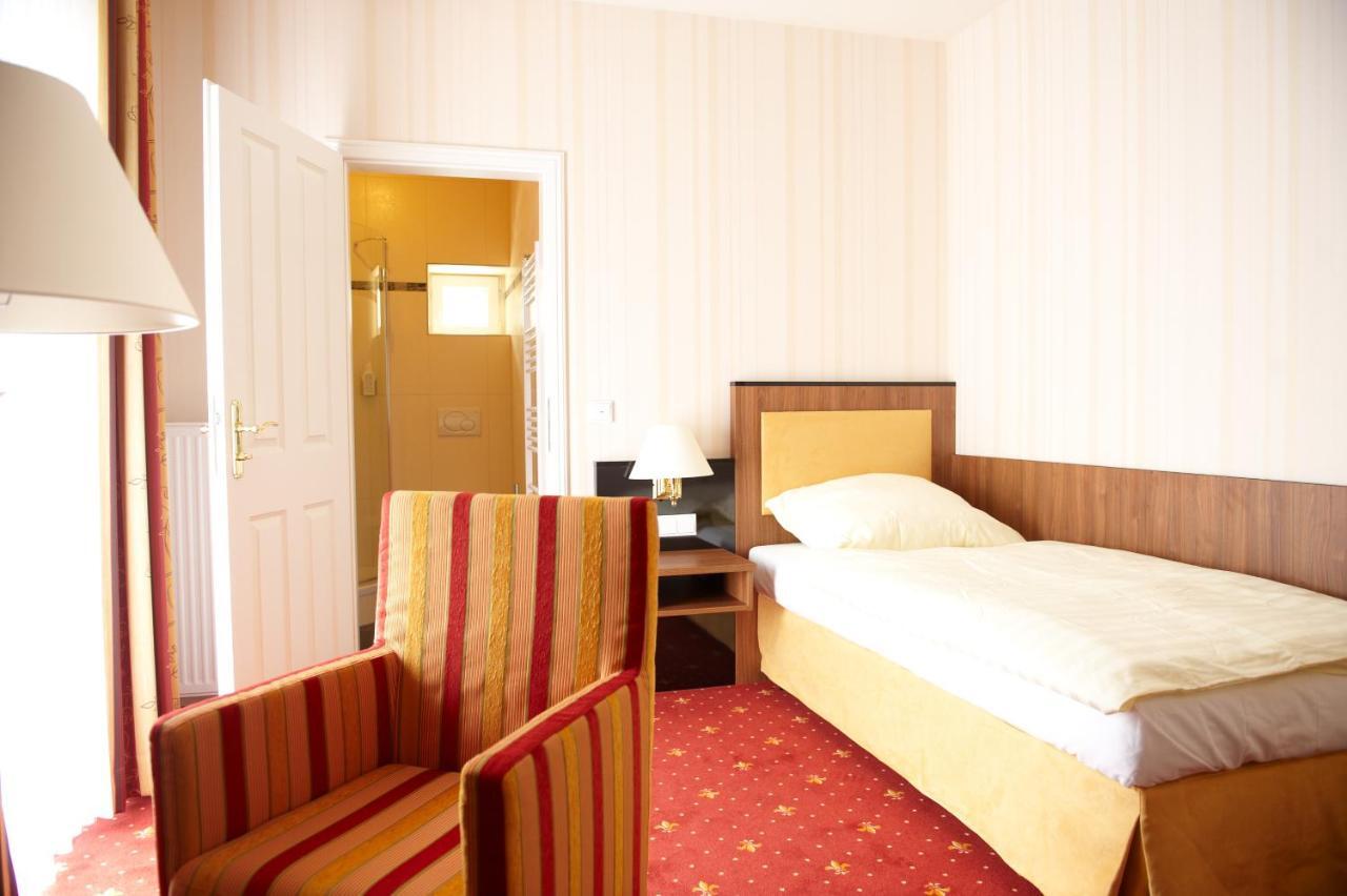 Alte Landratsvilla Hotel Bender فستربورغ المظهر الخارجي الصورة