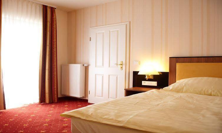 Alte Landratsvilla Hotel Bender فستربورغ المظهر الخارجي الصورة